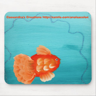 PEIXE DOURADO UM MOUSEPAD NADADOR