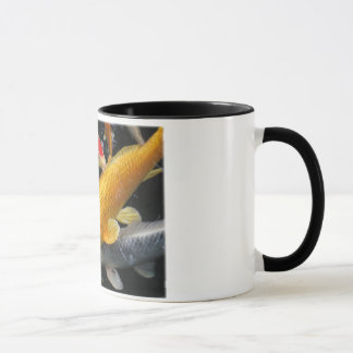 Peixes de Koi da caneca da natureza