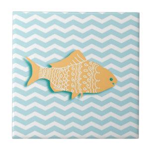 Peixes dourados com fenda azul de menta
