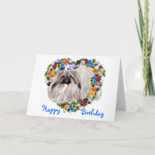 Pekingese em um Cartão de Aniversário com Coração