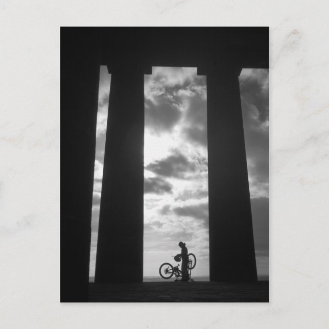 Penshaw Monument com cartão postal Biker (Frente)