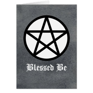 Pentacle preto e branco no cartão preto da