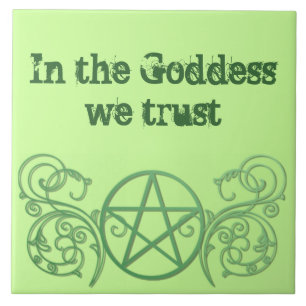 Pentágono verde com flores