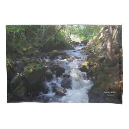 Pequena caixa do travesseiro cai