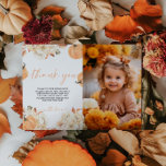Pequeno Cartões de agradecimentos de Foto de Anive<br><div class="desc">Apresentando nosso Cartões de agradecimentos de Foto de Primeiro Aniversário da Pumpkin, projetado para adicionar um toque pessoal e encantador às suas notas de gratidão. Com um adorável design de abóbora e cores de queda quente, esta placa inclui espaço para uma foto especial da sua pequena. Perfeito por expressar suas...</div>