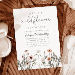 Pequeno Convite para Chá de fraldas de Flor Selvag<br><div class="desc">Convite para chá de fraldas de uma garota bonita com ilustração aquosa de flores silvestres rosa e brancas. O texto diz: "nossa flor selvagem está a caminho!"</div>
