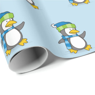 Pequeno pinguim andando sobre papel de embrulho de