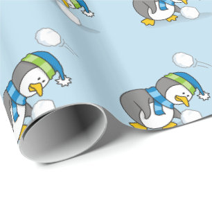 Pequeno pinguim recebendo um papel de embrulho de