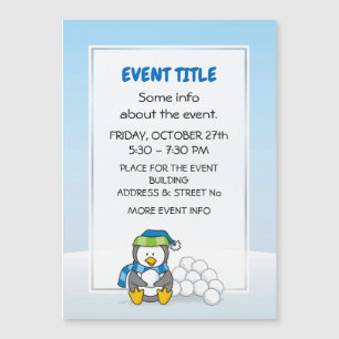 Pequeno pinguim sentado com bolas de neve