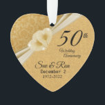 Personalizado - Ornamento do 50º Ouro de Aniversár<br><div class="desc">🥇 UMA DESIGN ORIGINAL DE ARTE, DA Donna Siegrist, SÓ DISPONÍVEL NO ZAZZLE! 50º Aniversário de Casamento, Keepsasasasasaame Design. Este belo ornamento será atingido por esse casal especial ou pessoa(s). Também funcionaria bem para qualquer outro evento ou ocasião, como um noivado, casamento, aniversário, graduação, aposentadoria, etc., simplesmente mudando a redação....</div>