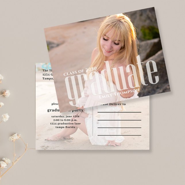 Personalizado para Convite de Fotografia do Forman (Graduation photo invitation postcard template with modern typography)