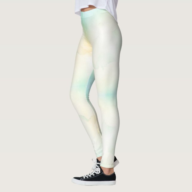 Pessoa vestindo leggings com um gradiente claro (Esquerda)