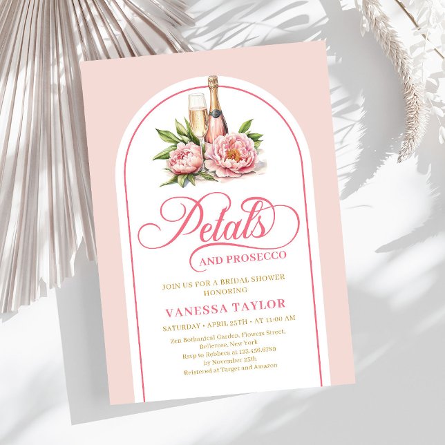 Pétalas da moda e prosecco convite cor de rosa e d (Trendy petals and prosecco blush and gold invite)