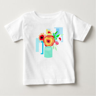 Pétalas Divertidas: Camisa com Design Floral Fofo