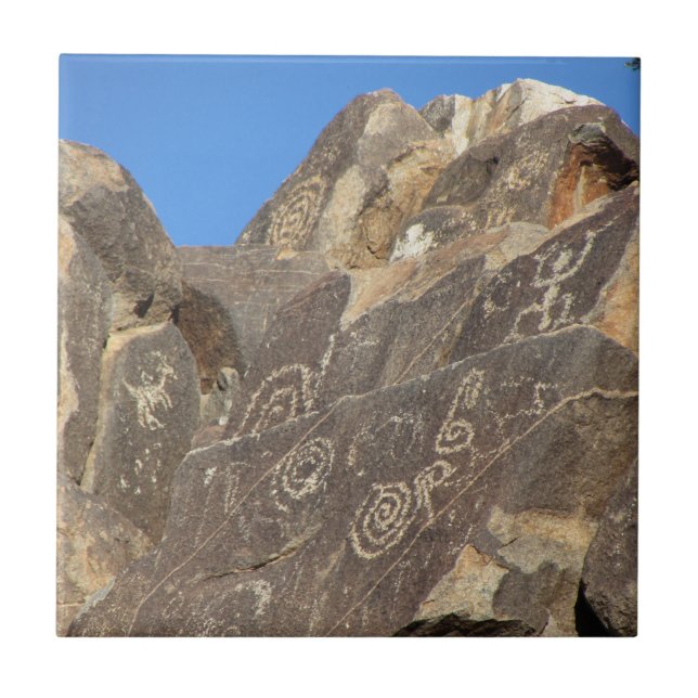 Petroglyphs (Frente)