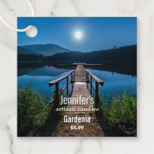 Pier à noite sob uma etiqueta de preço da lua