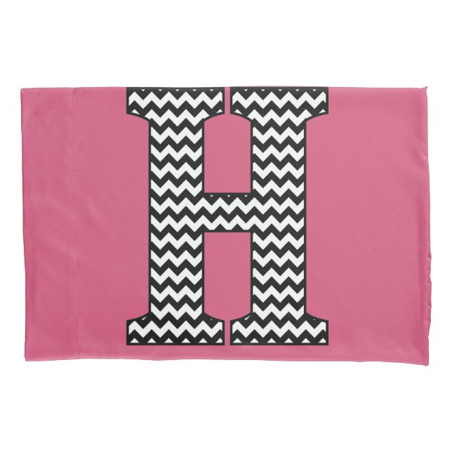 Pillowcase do Monograma H Chevron Preto e Branco (Frente)