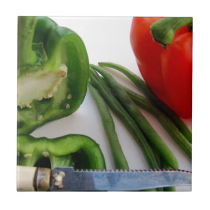 Pimentos verdes e vermelhos com feijão