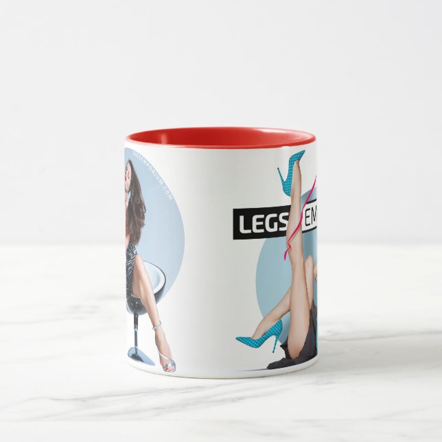 Pin acima da caneca da deusa dos pés (Centro)