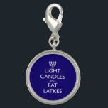 PINGENTE CANETAS LUMINOSAS E TRAÇOS PARA COMER<br><div class="desc">Divertido para o Halloween. VELAS LUMINOSAS E ATAQUES DE COMER com uma menorah. Design baseado na moral britânica de 1939</div>