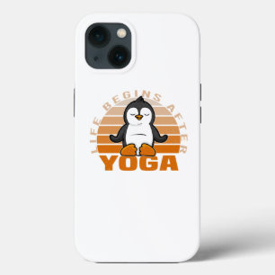 Pinguim engraçado e fofo fazendo ioga. poses engra