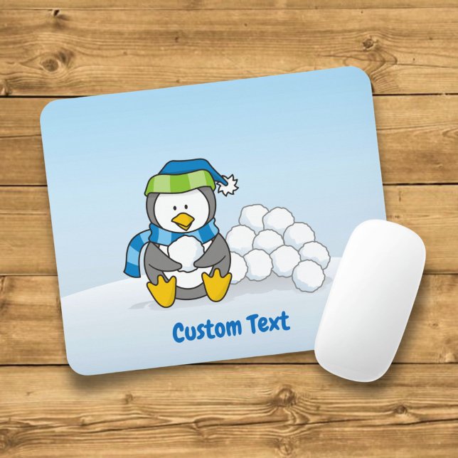 Pinguim pequeno sentado com mousepad de bolas de n (Criador carregado)