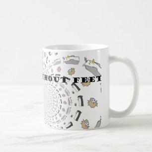 Pinguim sem a caneca de café dos pés
