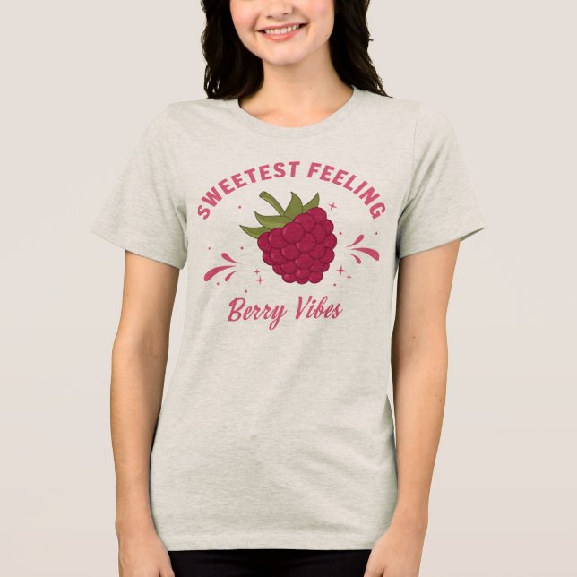 Pink Raspberry Summer Fruit Vibes — Camiseta Femin (Frente)