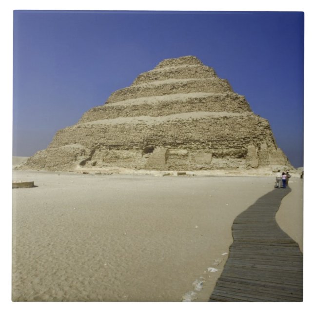 Pirâmide de degraus em Saqqara, uma das primeiras (Frente)