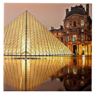 Pirâmide do Louvre, Paris