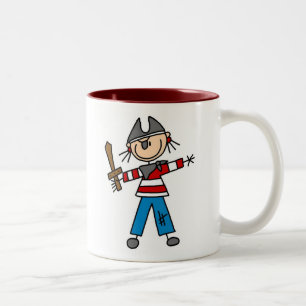 Pirata com caneca da espada