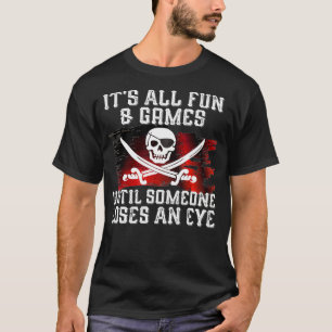 Pirata Oferece Camisa Pirata Engraçada para Menin