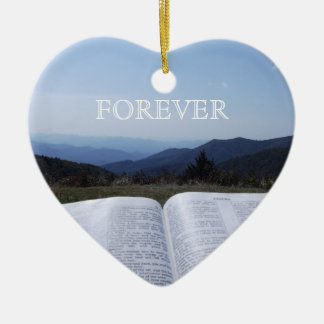 Pisco de peito vermelho Ayscue do ornamento do