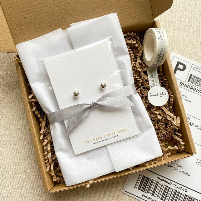 Placa de exibição de brinco de ouro e branco muito (Very Simple white and gold earring display card.)