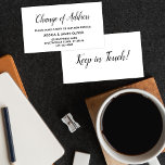 Placa de inserção "Mudança de endereço" mínima e e<br><div class="desc">Mantenha seus amigos e familiares atualizados com seu novo endereço usando esses cartões de gabinete simples e elegantes. As notas versáteis leem "Mudança de endereço" na frente e "Mantenha em contato!" no verso, usando uma fonte moderna, casual e escrita à mão. Use os campos modelo para adicionar todos os seus...</div>