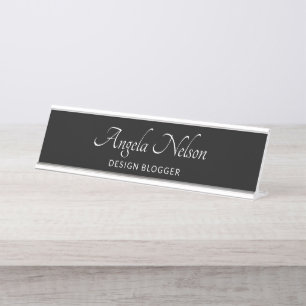 Placa De Mesa Elegante Moderno Script Preto e Branco