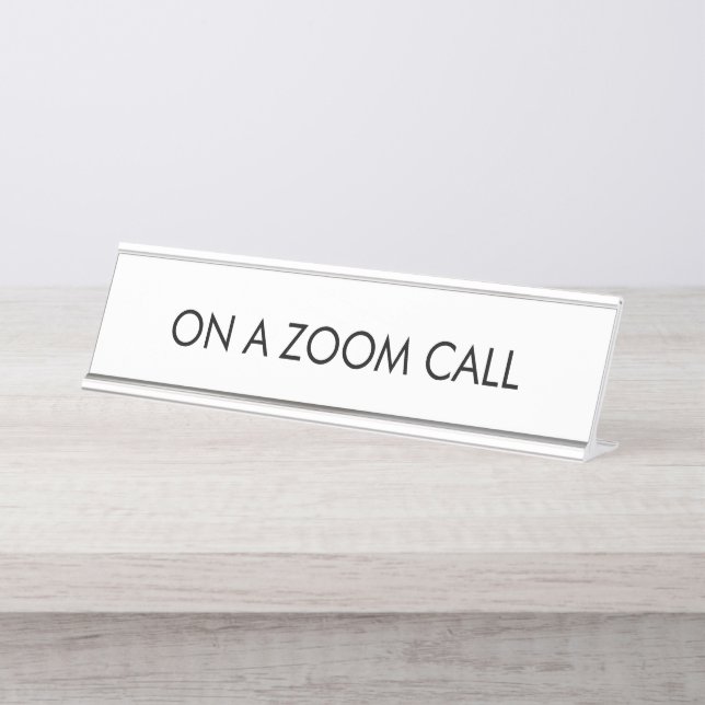 Placa De Mesa Em uma chamada de zoom, o texto personalizado bran (Frente)