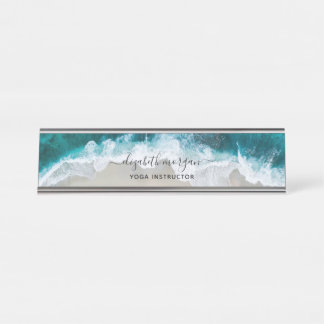 Placa De Mesa Instrutor Elegante Blue Green Beach Script Yoga
