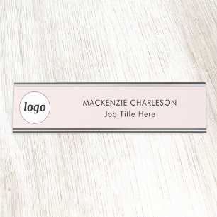 Placa De Mesa Logotipo simples com texto personalizado Blush PIn