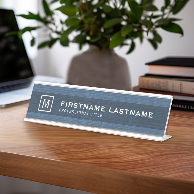 Placa De Mesa Manly Linen Procura com o Nome Monograma - Azul (Professional Name Plate with Linen Background)