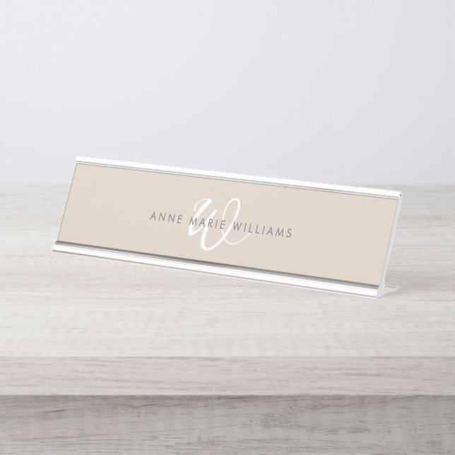 Placa De Mesa Monograma Moderna em Marrom Mocha Branco Script (Frente)