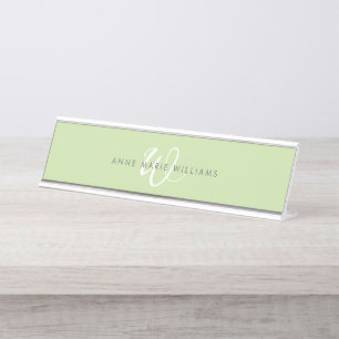 Placa De Mesa Monograma Moderna em Verde Claro e Branco