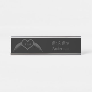 Placa De Mesa Monograma Personalizado De Coração Alado Com Casam