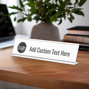 Placa De Mesa Preto e branco com texto do costume do logotipo