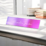 Placa De Mesa Rapariga Moderna de Folha de Ombre Rosa e Roxa<br><div class="desc">Folha de ouro de Pastel roxa e cor-de-rosa Metálica de aço inoxidável Mínimo de nome de empresa Plate com letra branca assinatura de tipografia para o monograma. A placa de nome comercial do Foil Metal pode ser personalizada com seu nome. Entre em contato com o designer para obter itens correspondentes...</div>