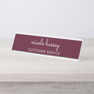 Placa De Mesa Script Burgundy   Na moda Monograma Moderno