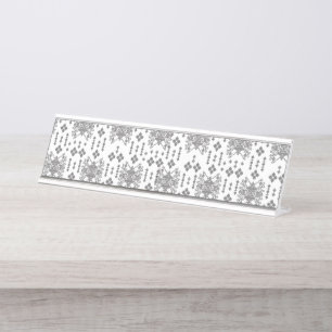 Placa De Mesa Um design monocromático simétrico com intricato