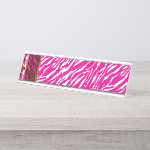 Placa De Mesa Um intrincado padrão floral em rosa e branco, arte