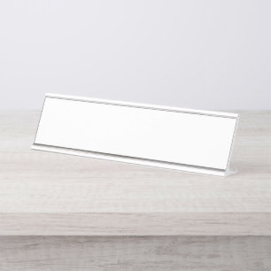 Placa De Mesa Um triângulo equilátero branco centrado numa planí