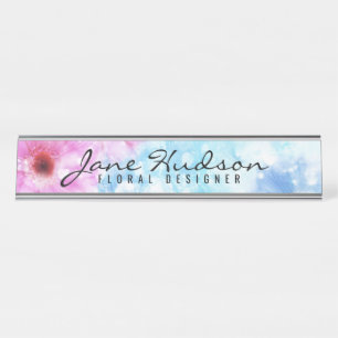 Placa de Nome de Mesa Flor Script Dourada Elegante